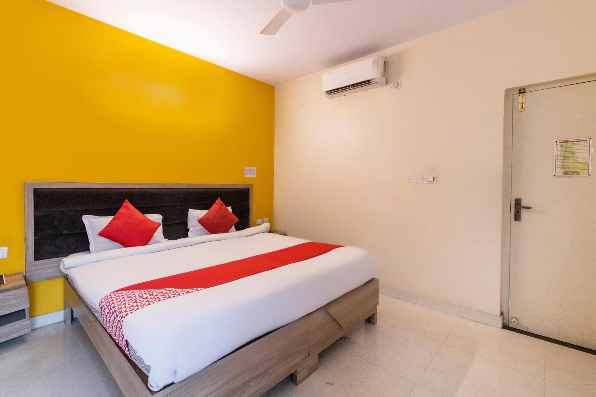 Hotel O Golden Inn Near Cubbon Park Bangalore Bagian luar foto