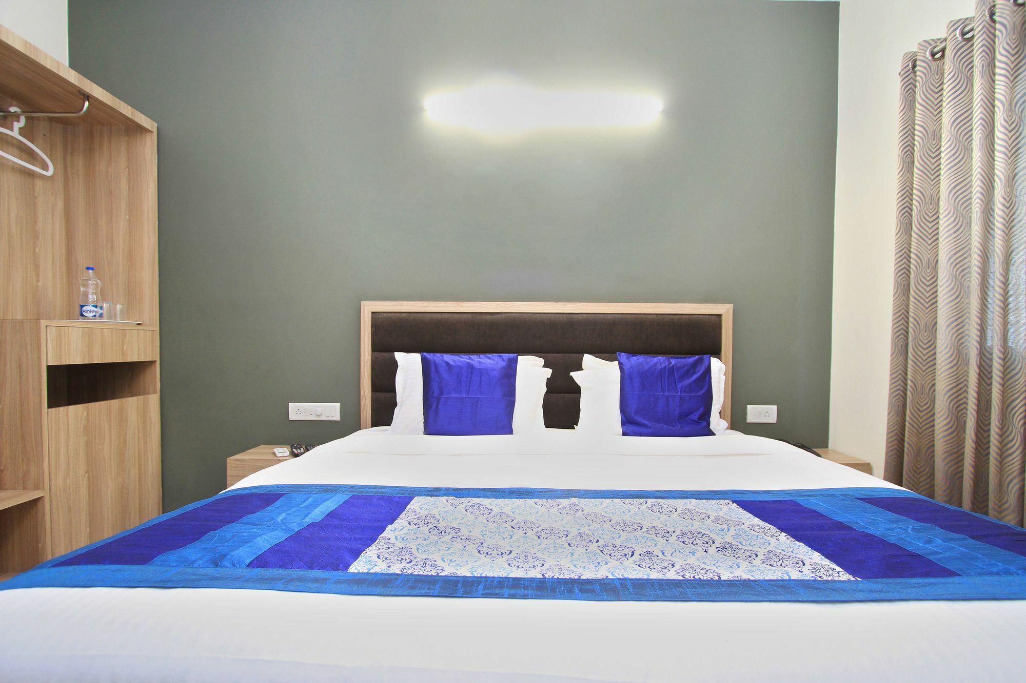 Hotel O Golden Inn Near Cubbon Park Bangalore Bagian luar foto