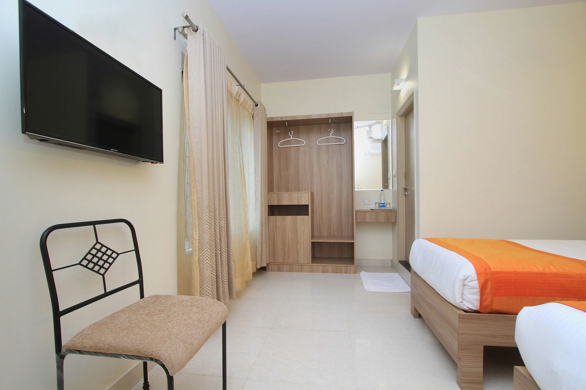 Hotel O Golden Inn Near Cubbon Park Bangalore Bagian luar foto