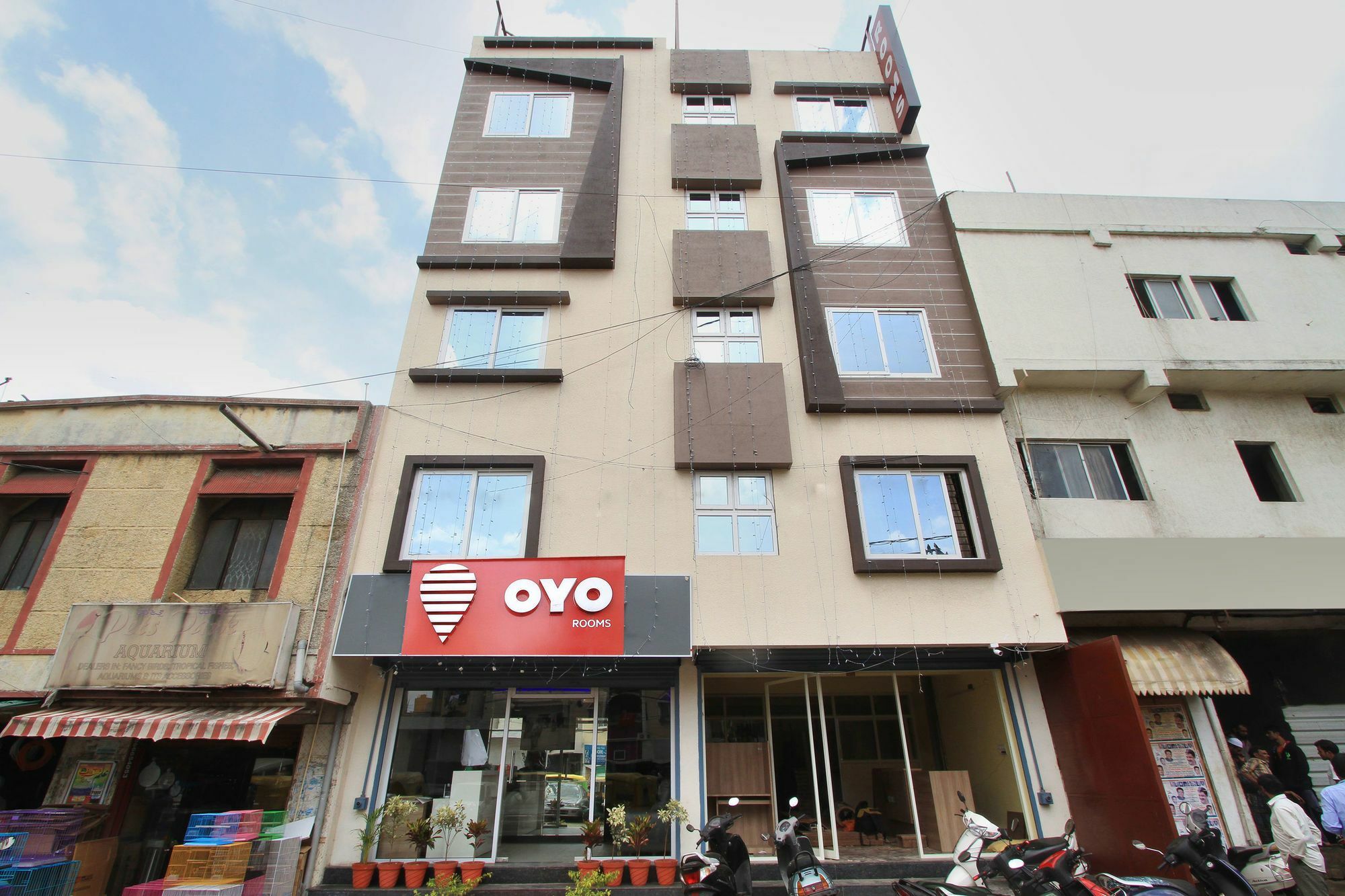 Hotel O Golden Inn Near Cubbon Park Bangalore Bagian luar foto