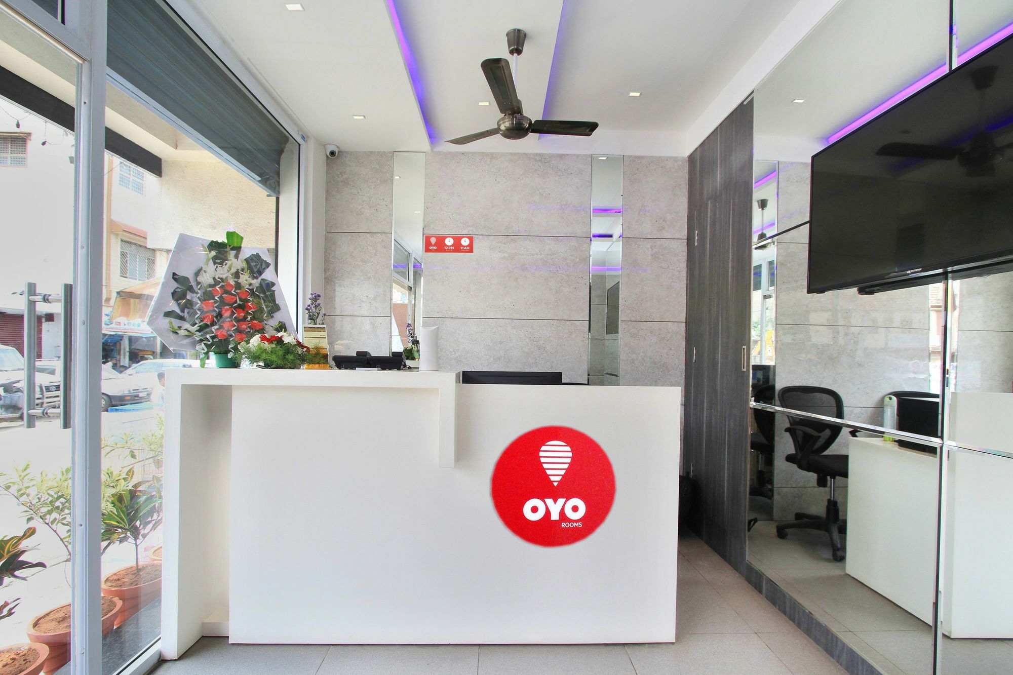 Hotel O Golden Inn Near Cubbon Park Bangalore Bagian luar foto