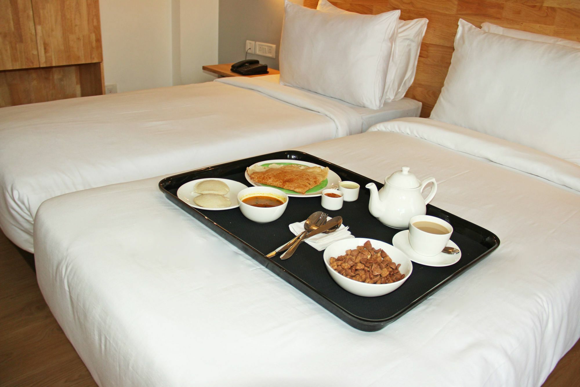 Hotel O Golden Inn Near Cubbon Park Bangalore Bagian luar foto