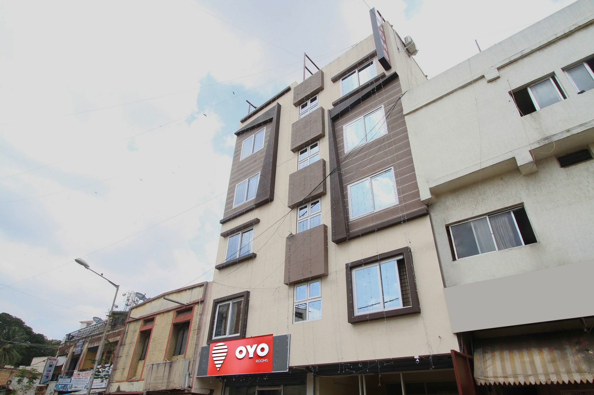 Hotel O Golden Inn Near Cubbon Park Bangalore Bagian luar foto